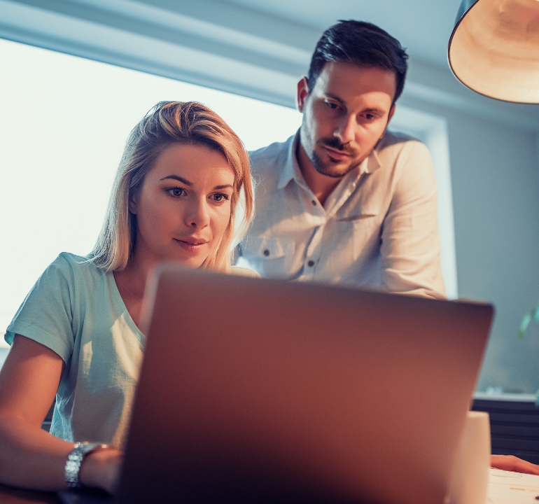 couple heureux - investir dans l'immobilier neuf